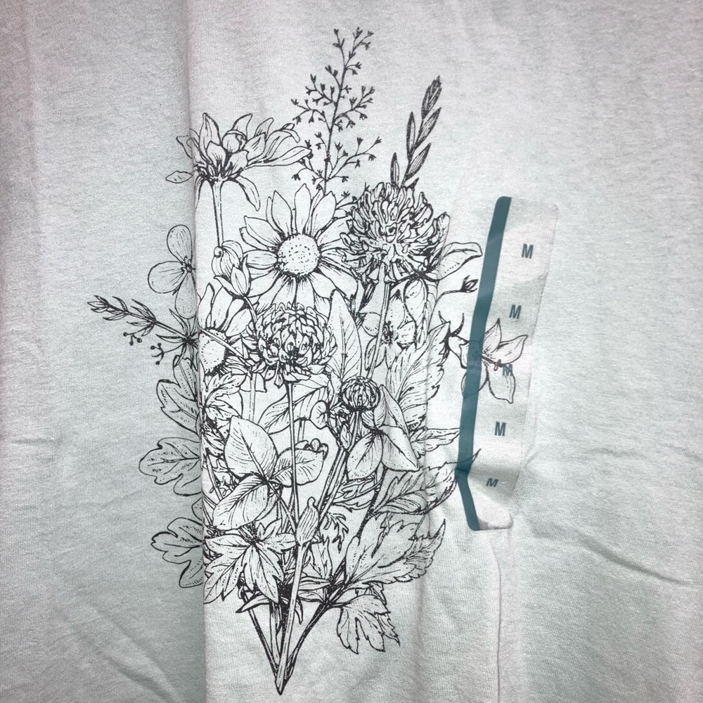 Women's Kindness Short Sleeve Graphic T-Shirt Doe - Sage Green Size Medium new - Picture 3 of 5